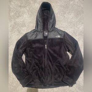 North Face: Women’s Fleece Jacket